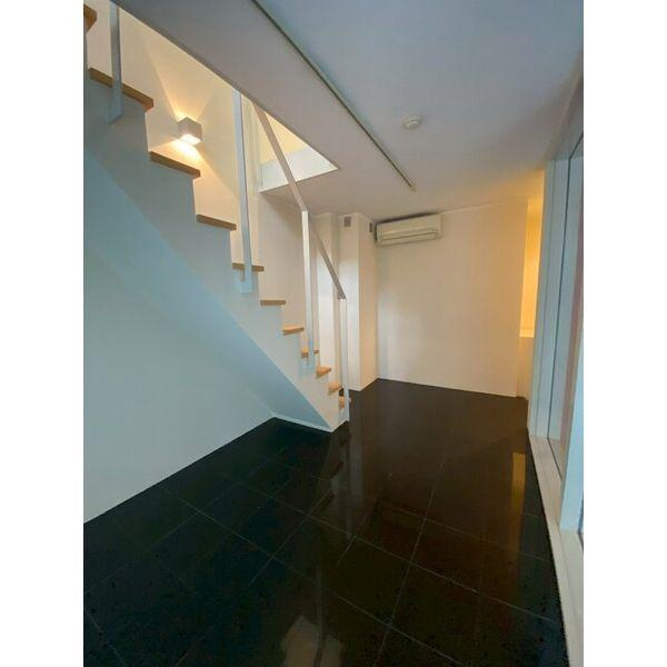 U residence 弁天町　(是空弁天)の洋室