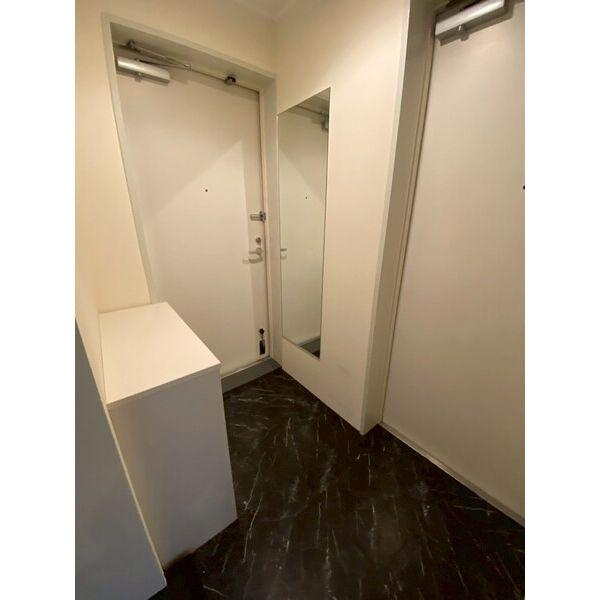 U residence 弁天町　(是空弁天)の玄関