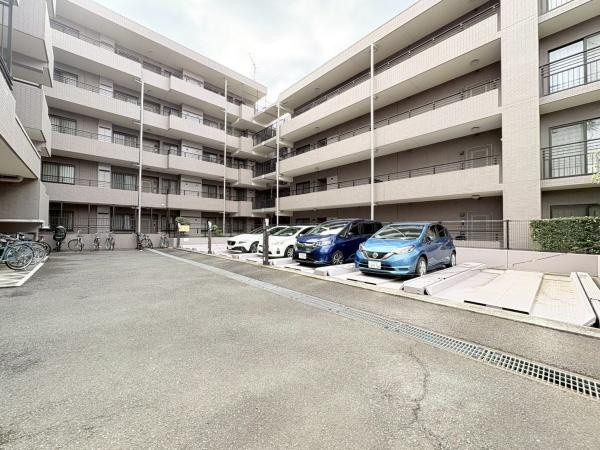 向ヶ丘遊園東ガーデンハウス弐番館の駐車場|駐車場有です。