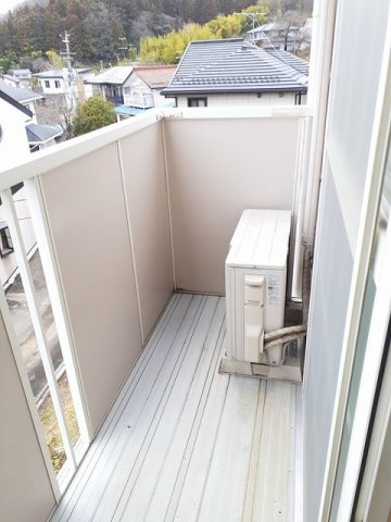 ア・ラ・モードＯＧＵＲＡＪＩのバルコニー