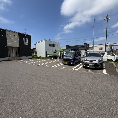 カルム　ブリーズの駐車場