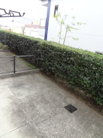 ラポール平山の庭