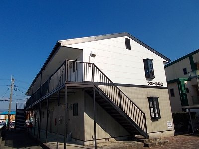 ラポール平山の外観