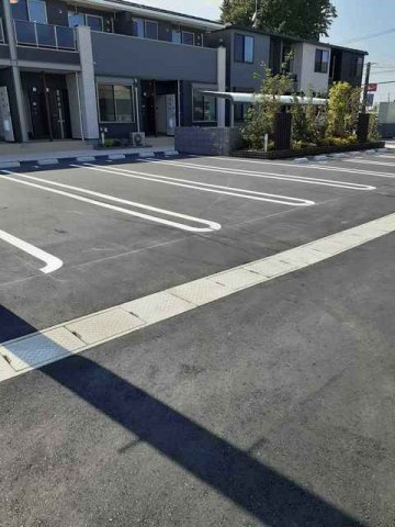 ベルコロレⅧＡの駐車場