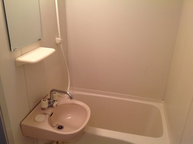 レオパレスＴＡＫＡの浴室