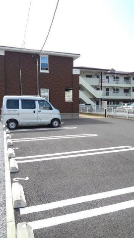 プロムナード　レジデンスの駐車場