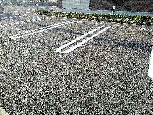 エトワール壱番館の駐車場