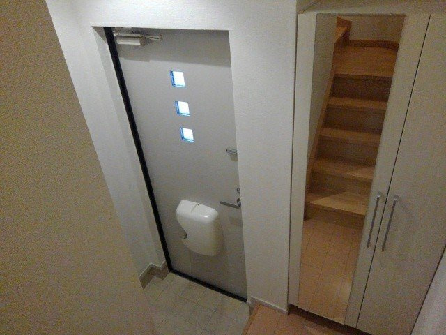 エトワール壱番館の玄関