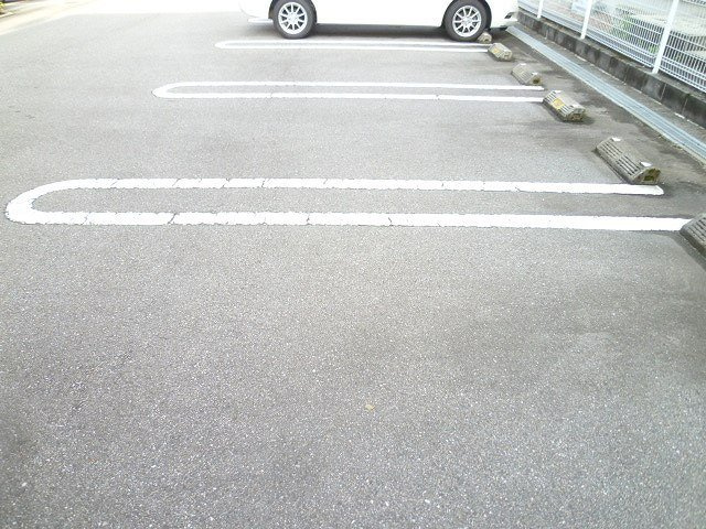 ラ　フォレスタ　Ⅲの駐車場