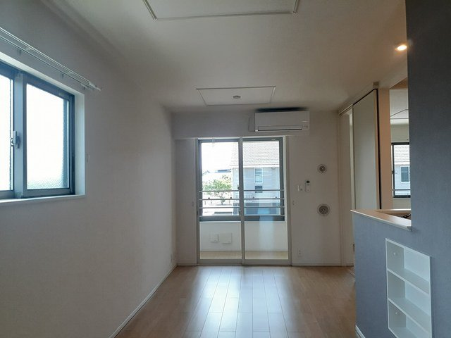 ヴィラージュＳ　Ⅱの居間・リビング