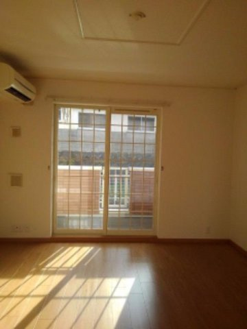 リバーサイドサワナミＣの居間・リビング