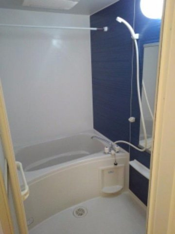 リバーサイドサワナミＣの浴室