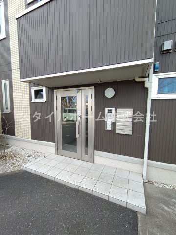 Ｄ－ｒｏｏｍ向山のエントランス