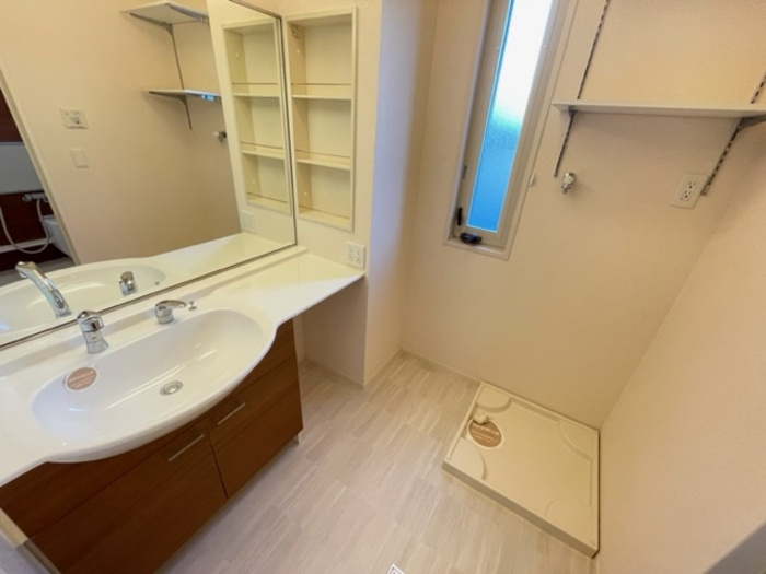 Ｄ－ｒｏｏｍ向山の洗面所