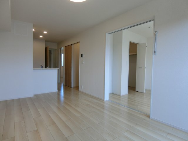 プリティハウスＹ４の居間・リビング|イメージ202号室の写真