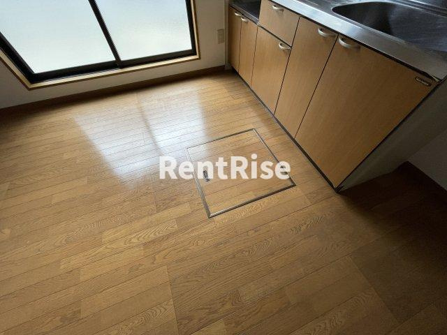 メゾネット森本の居間・リビング