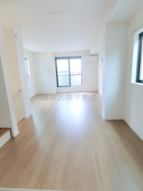 Kolet蒲田南＃20の居間・リビング|4面採光のLDK21.9帖　リビングダイニングキッチン！