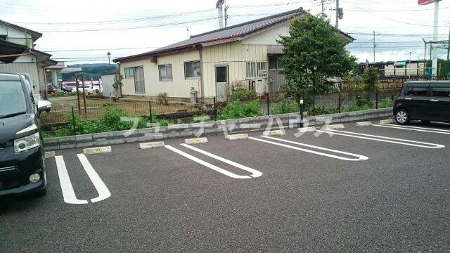 プリートⅡの駐車場