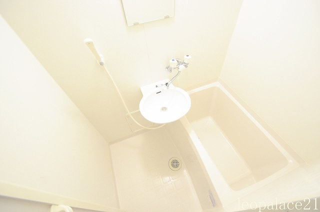 レオパレスＷＩＮＤＳⅡの浴室|備品や設備仕様は号室等により異なります現地をご確認下さい。　