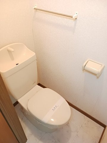 ヒルズハウス　ソレイユのトイレ|清潔感のあるトイレです