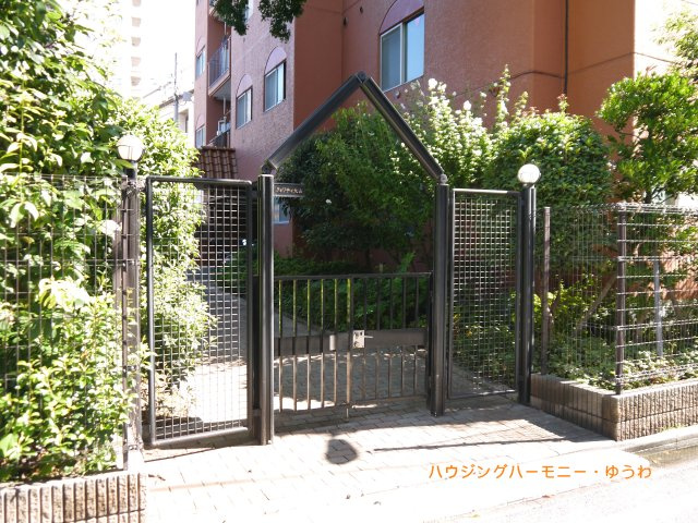 【その他共用部分】 | クオリティ大山 | 裏門のエントランスとなります。