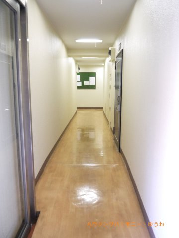 【その他共用部分】 | クオリティ大山 | 清潔感と歓迎感があるエントランスホールとなります。