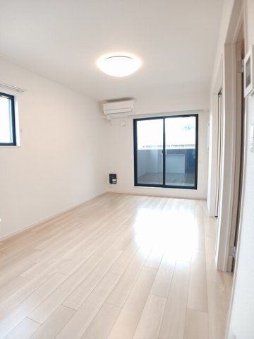 ヒルサイド・ヴィラＭ　Ａの居間・リビング|ゆったりとしたリビングです