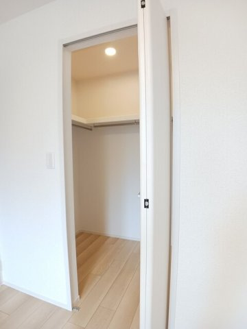 ヒルサイド・ヴィラＭ　Ａの収納|大きなスペースがあり、収納には困りません