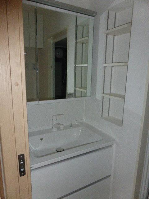 ユアメゾン南観音の洗面所|広い洗面スペース