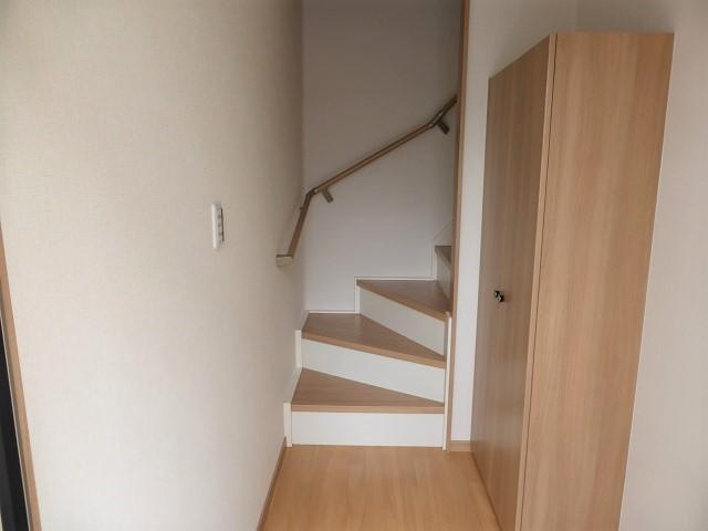 フォレスト長束の玄関|収納もある玄関です