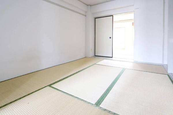 ビレッジハウス下更地2号棟の居間・リビング|ビレッジハウスの同一物件・同一タイプの間取りの写真です