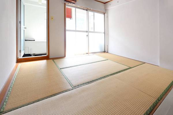 ビレッジハウス下更地2号棟の居間・リビング|ビレッジハウスの同一物件・同一タイプの間取りの写真です