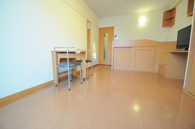 レオパレスＴ　ＵＰジョイの居間・リビング|※写真と現状が異なる場合は現状を優先