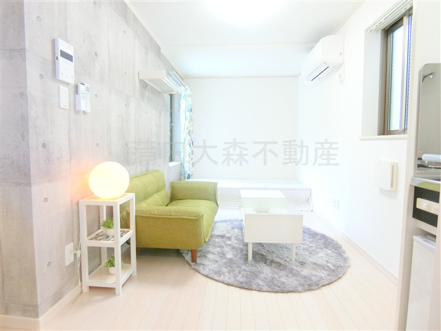 ピリカフォレストの居間・リビング|洋室6.7帖　※モデルルーム写真　家具家電はご入居時付きません。