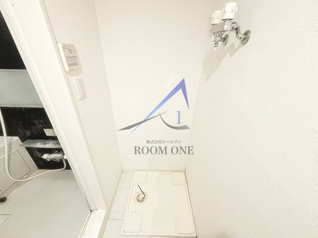 ゴールドヒルズⅤの設備|洗濯機置き場です。