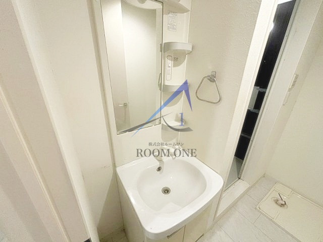 ゴールドヒルズⅤの洗面所|独立洗面台です。