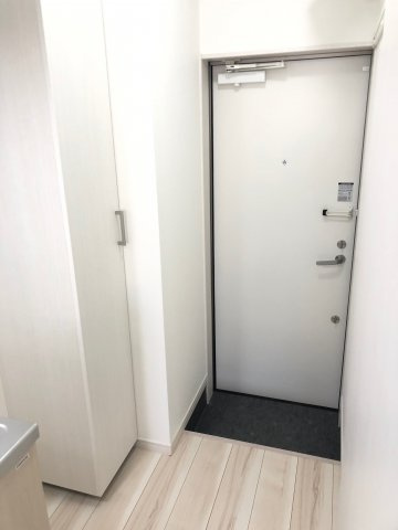 プラウドシャトー若葉の玄関