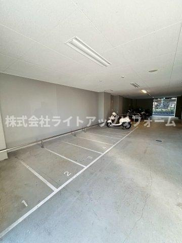 エスリード神戸兵庫駅ミッドポートの駐車場