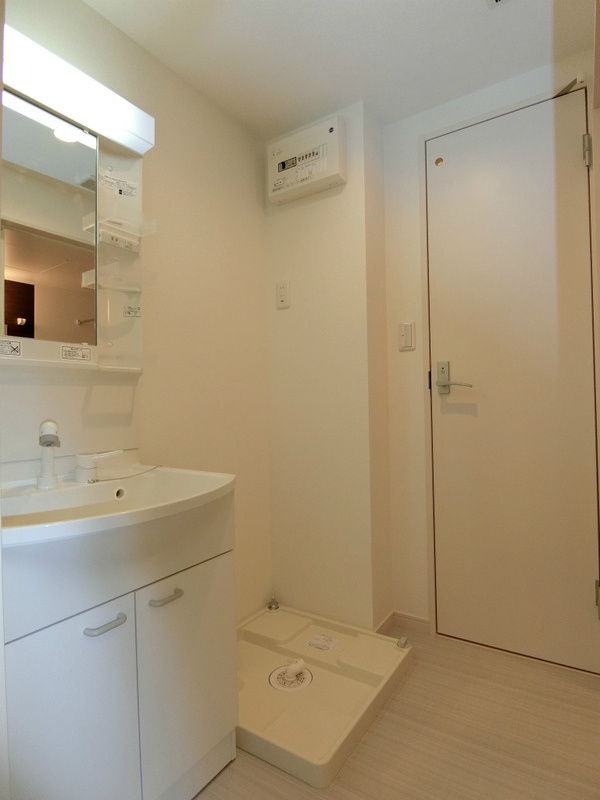 リブリ・GRAND葵の洗面所|明るい洗面所です