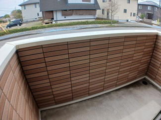 【バルコニー】 | ヴィラ・ラフレシールＡ | 落ち着いた時間を過ごせるバルコニーです