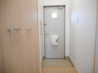 【玄関】 | ヴィラ・ラフレシールＡ | 落ち着いた玄関です