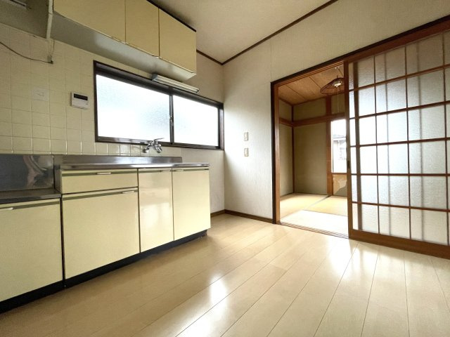 ハイツ本宿の洋室