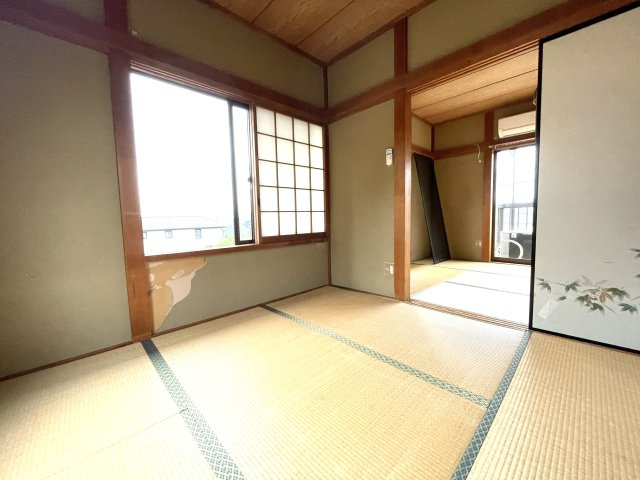 ハイツ本宿の和室