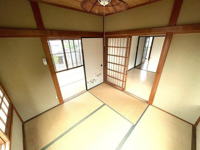 ハイツ本宿の和室
