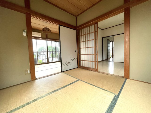 ハイツ本宿の和室