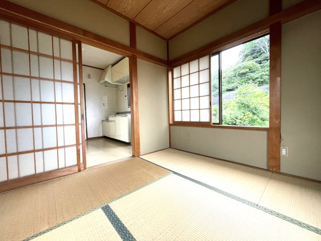 ハイツ本宿の和室