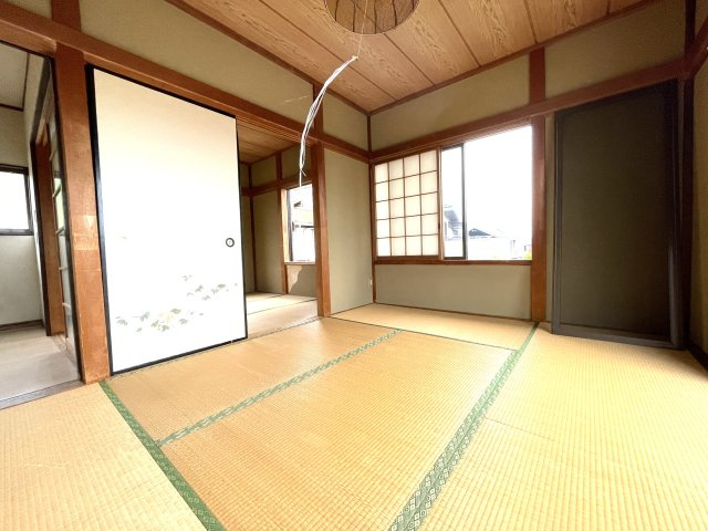 ハイツ本宿の和室
