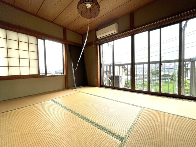 ハイツ本宿の和室