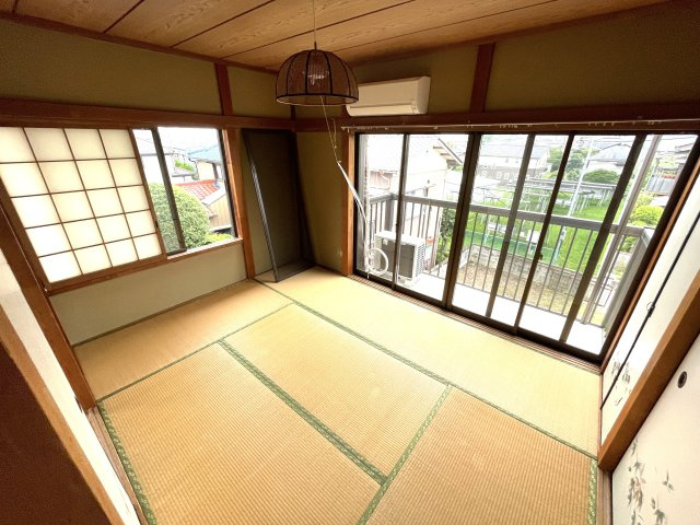 ハイツ本宿の居間・リビング