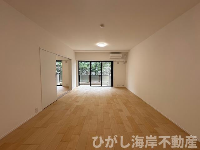 パストラルハイム湘南太平台Ⅱの居間・リビング|新規リフォーム完了！　19.4帖　LDK